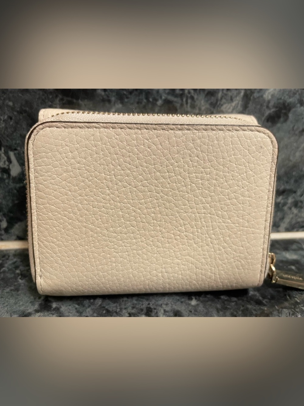 kate spade cream pebbled leather compact wallet with gold logo - Picture 5 of 5